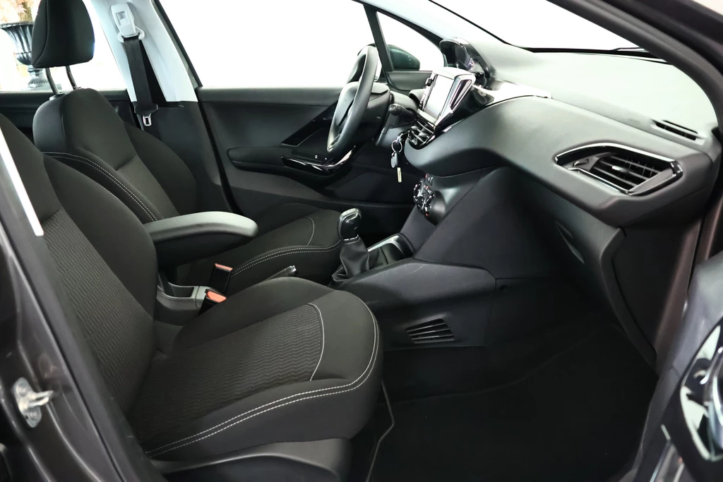 Peugeot 208 – foto 12