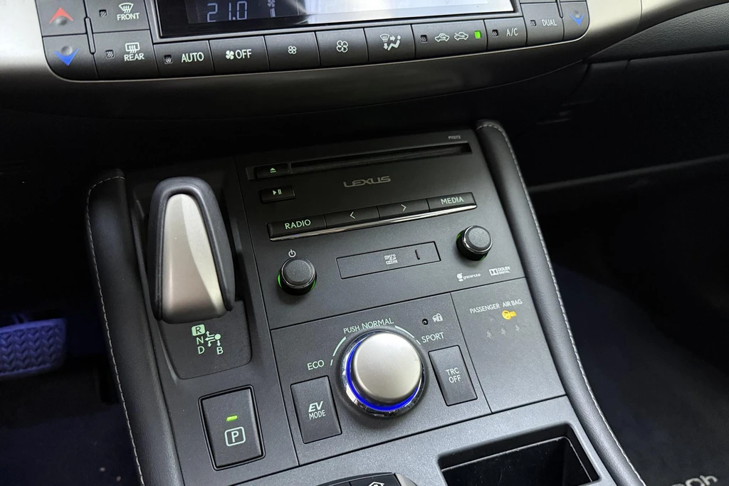 Lexus CT – foto 26