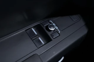 Land Rover Defender – thumbnail 40