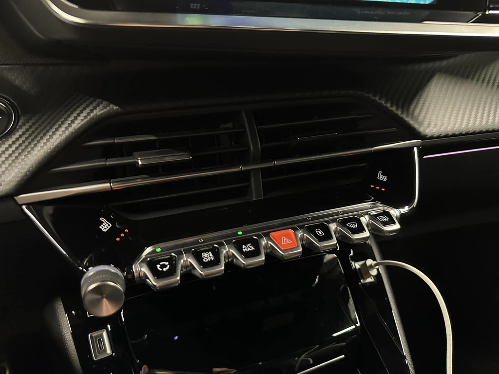 Peugeot e-208 – foto 25