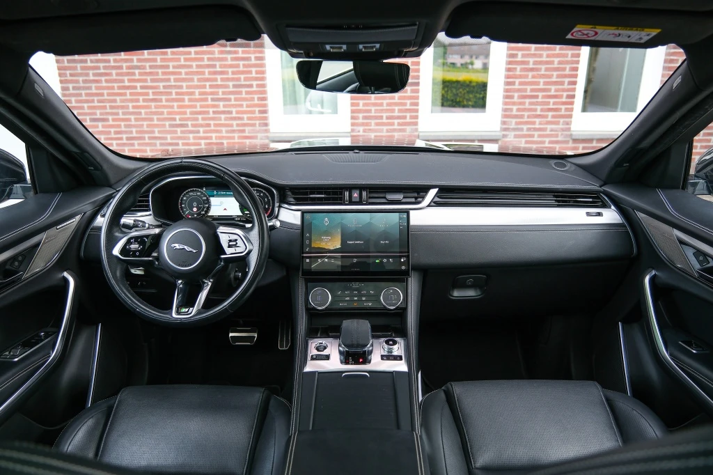 Jaguar F-PACE – foto 15