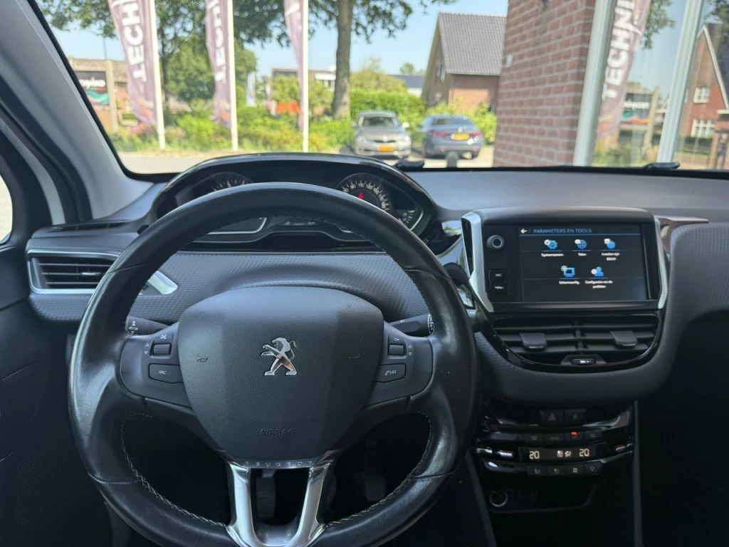 Peugeot 208 – foto 14