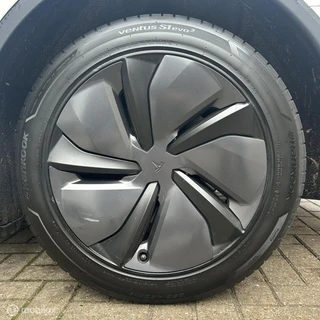 Tesla Model Y – thumbnail 19