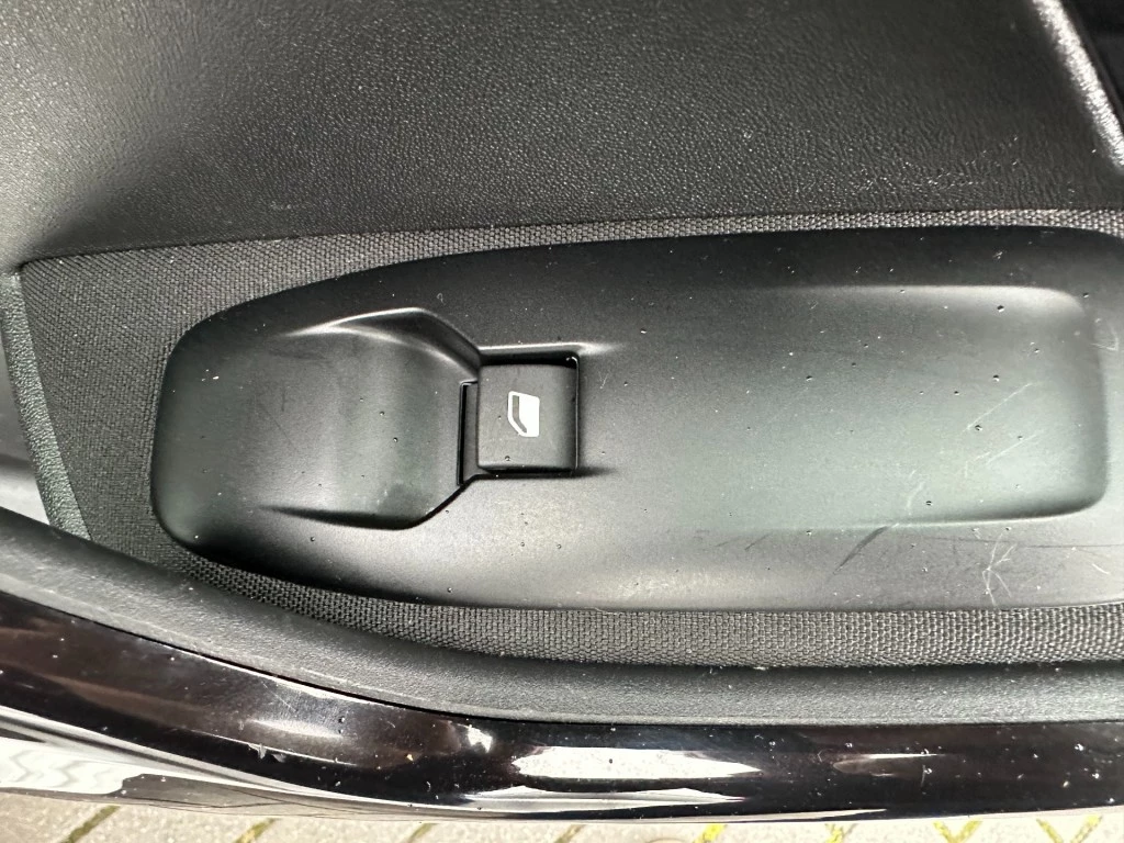 Peugeot 208 – foto 11