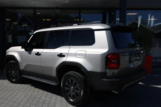 Toyota Land Cruiser – thumbnail 4