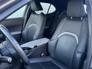 Lexus UX – thumbnail 28