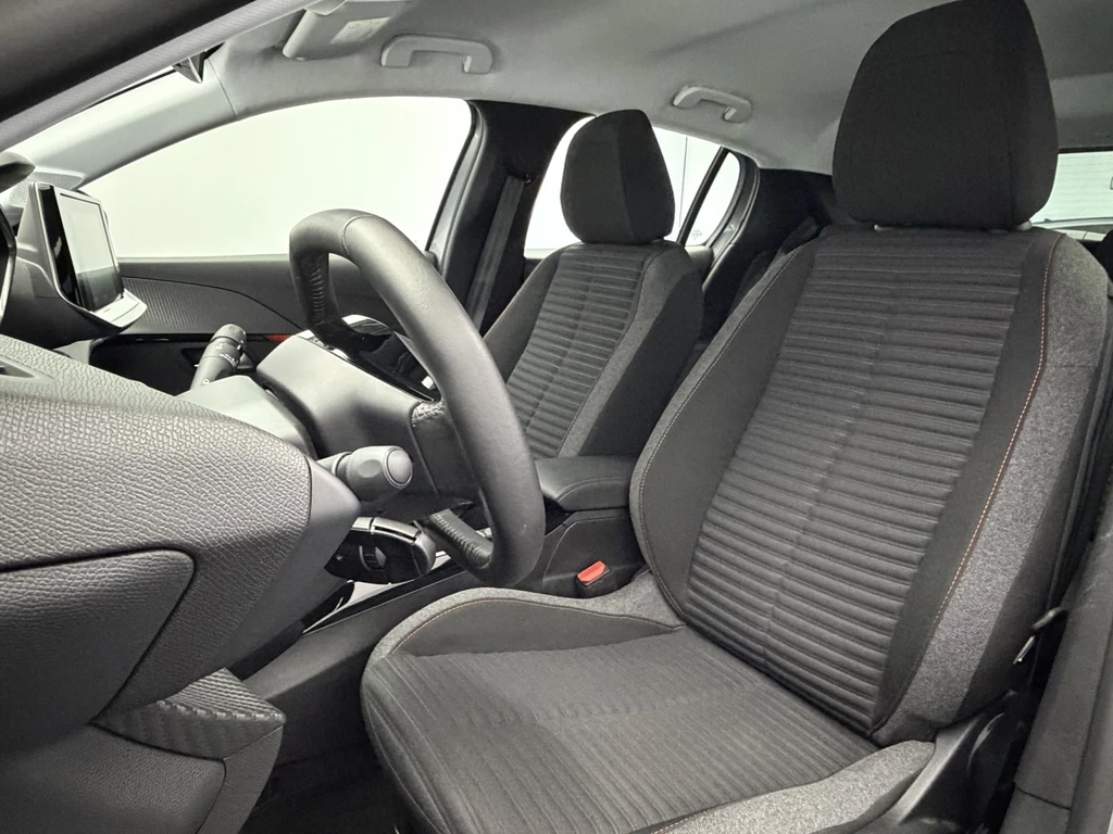 Peugeot e-208 – foto 12