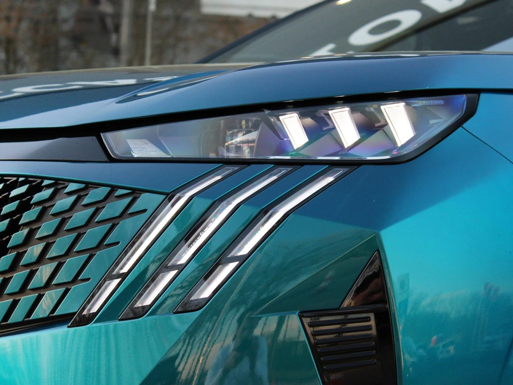Peugeot e-3008 – foto 39