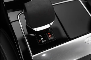 Land Rover Range Rover Velar – thumbnail 16