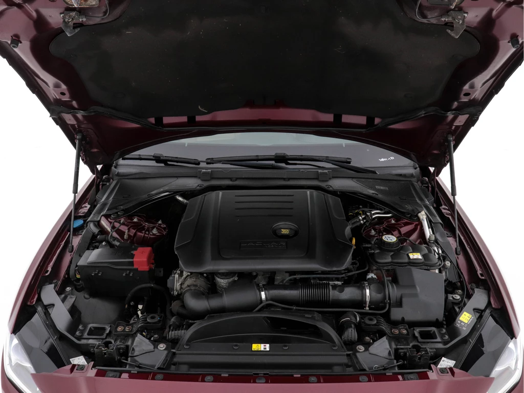 Jaguar XE – foto 24