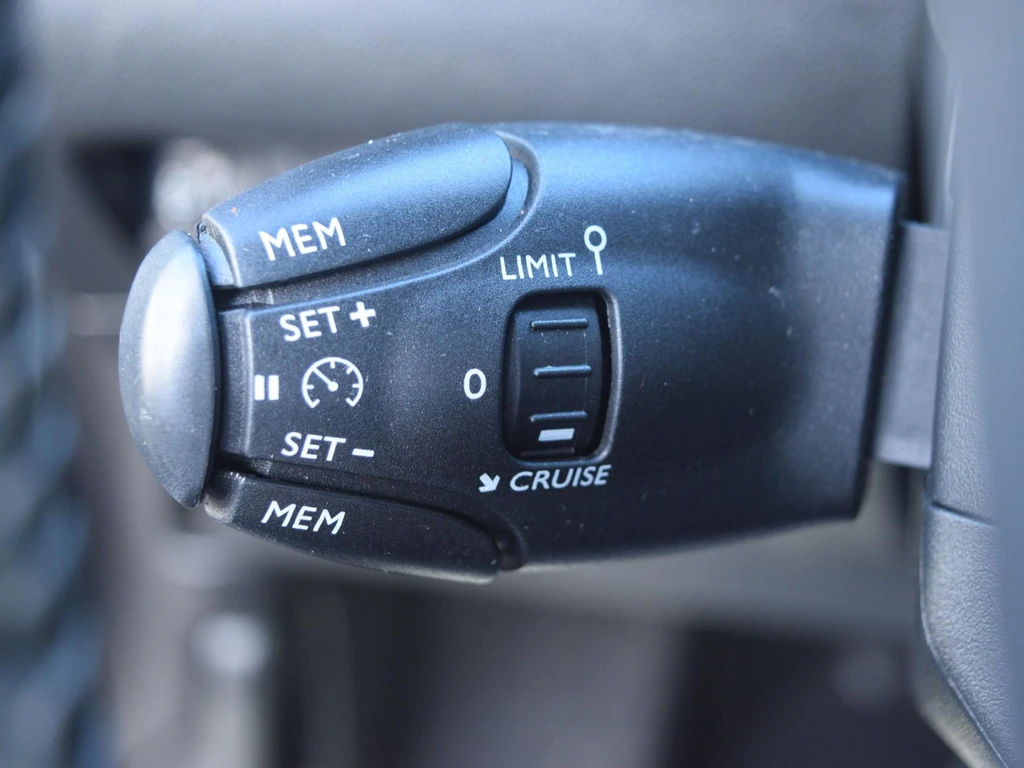 Peugeot e-2008 – foto 18