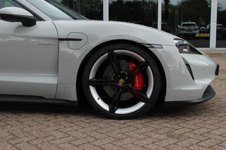 Porsche Taycan – thumbnail 18