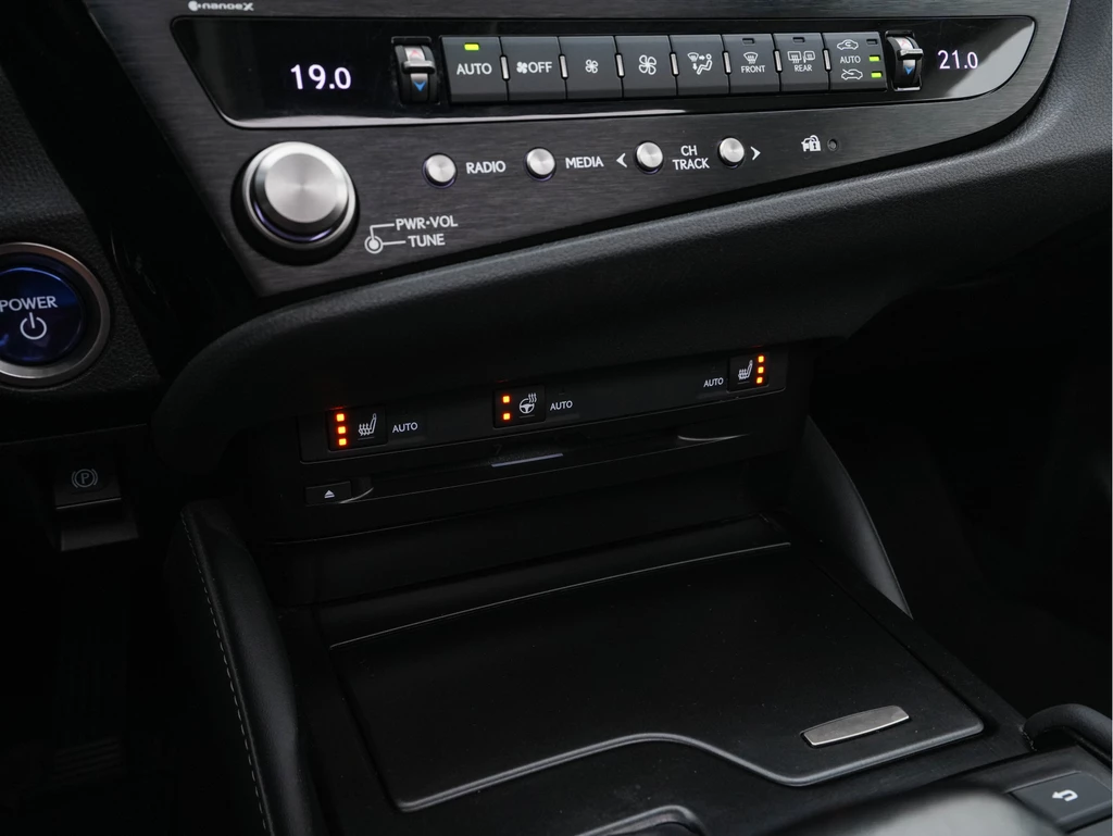 Lexus ES – foto 15