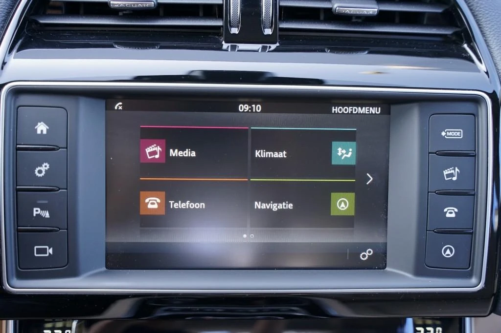 Jaguar XE – foto 27