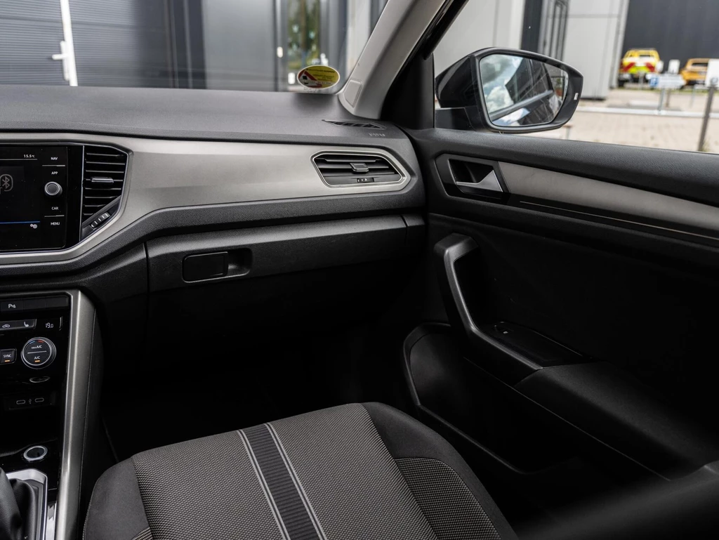 Volkswagen T-Roc – foto 12