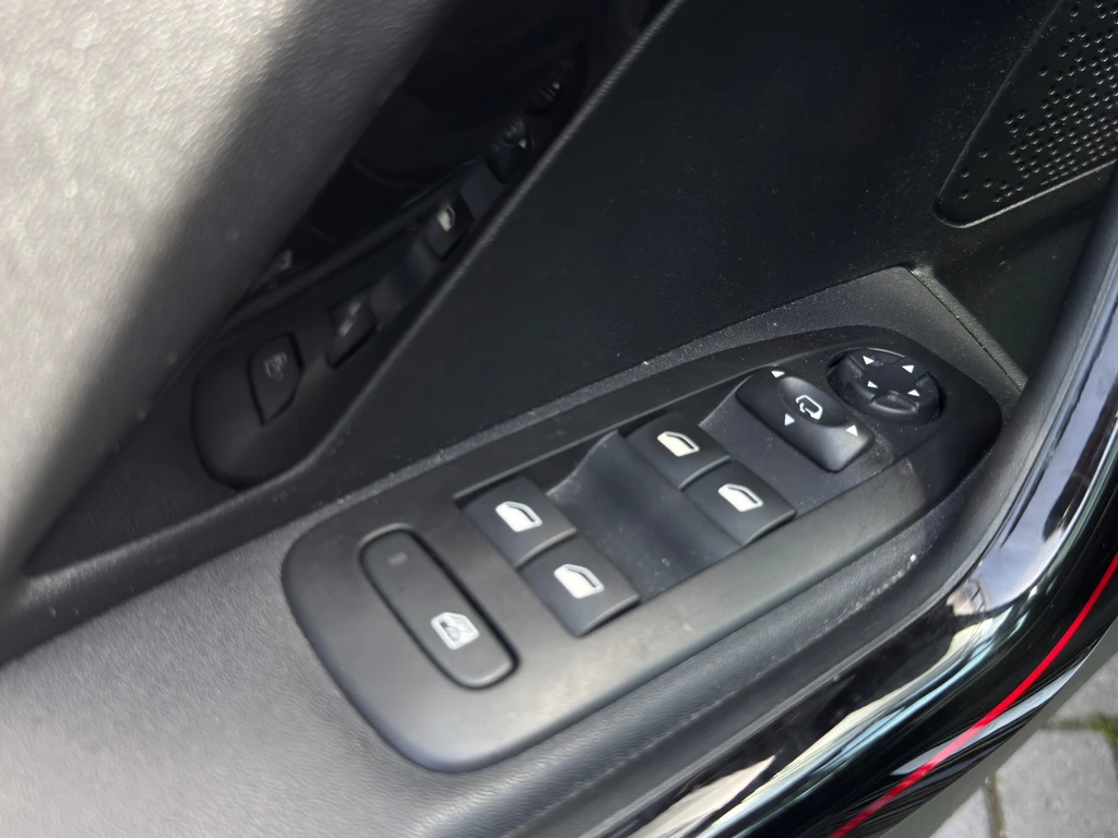 Peugeot 208 – foto 28
