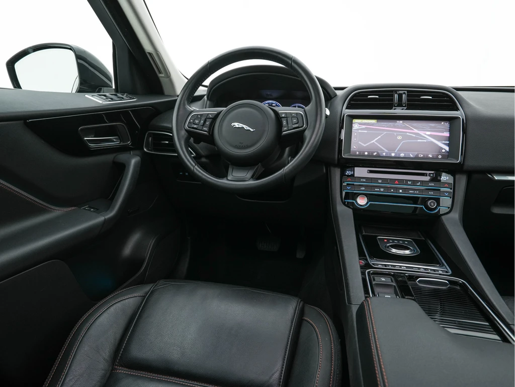 Jaguar F-PACE – foto 9