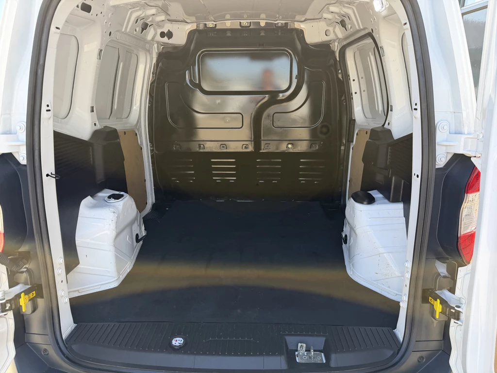 Ford Transit Courier – foto 13