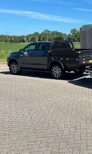 Toyota Hilux – thumbnail 10