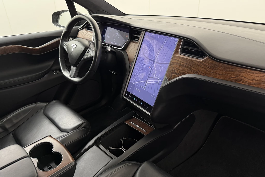 Tesla Model X – foto 12