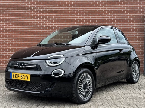 Fiat 500e 42 kWh SOH 93% CARPLAY CRUISE CLIMA NAV LED DAB LMV