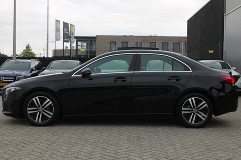 Mercedes-Benz A-Klasse 180 AUT7 Luxury Line LEDER SFEER CARPLAY