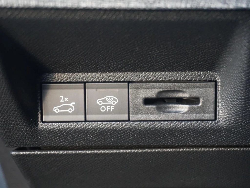 Peugeot e-3008 – foto 13