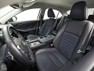 Lexus IS – thumbnail 15
