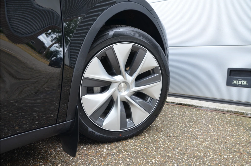 Tesla Model Y – foto 9