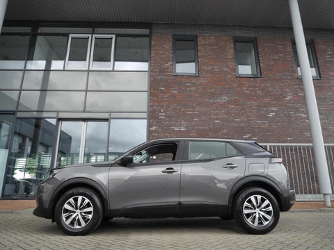 Peugeot 2008 1.2 PureTech Active | Lage km.stand | Navigatiesysteem | Android auto/Apple carplay | Airco | Trekhaak | Parkeersensoren achter