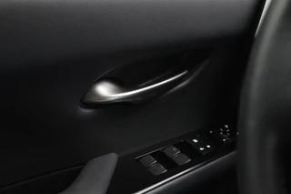 Lexus UX – thumbnail 22