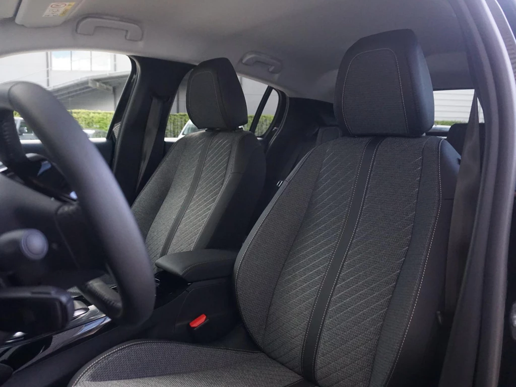 Peugeot 208 – foto 12