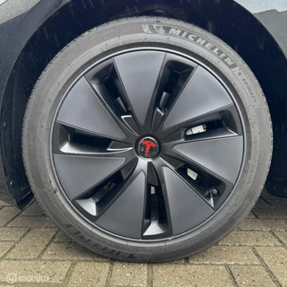 Tesla Model 3 – thumbnail 24