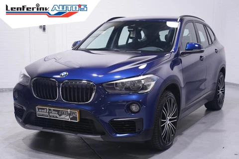 BMW X1 sDrive18i Advantage Navi Sportstoelen Clima Stoelverwarming PDC v+a 19 Inch velgen