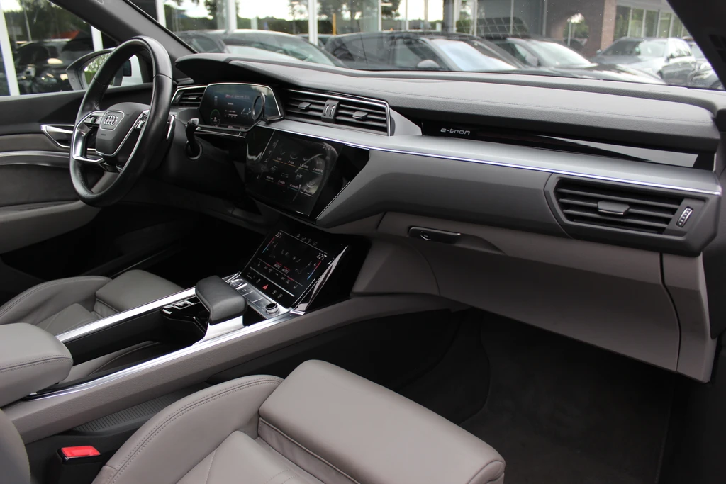 Audi e-tron – foto 17