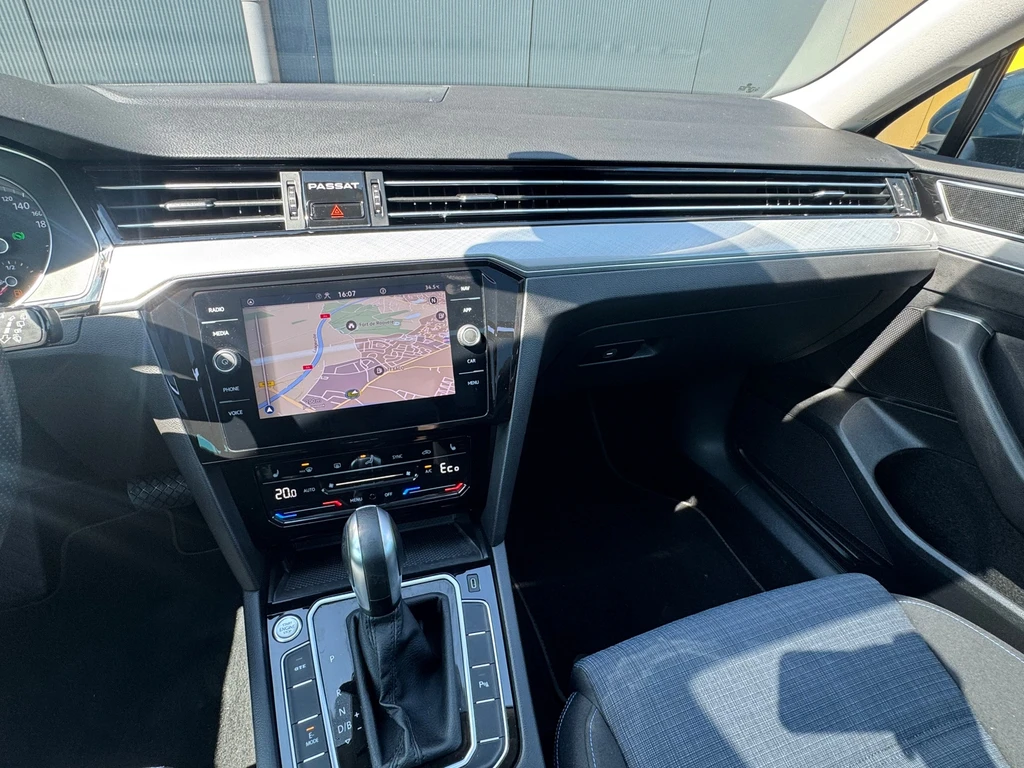 Volkswagen Passat – foto 24
