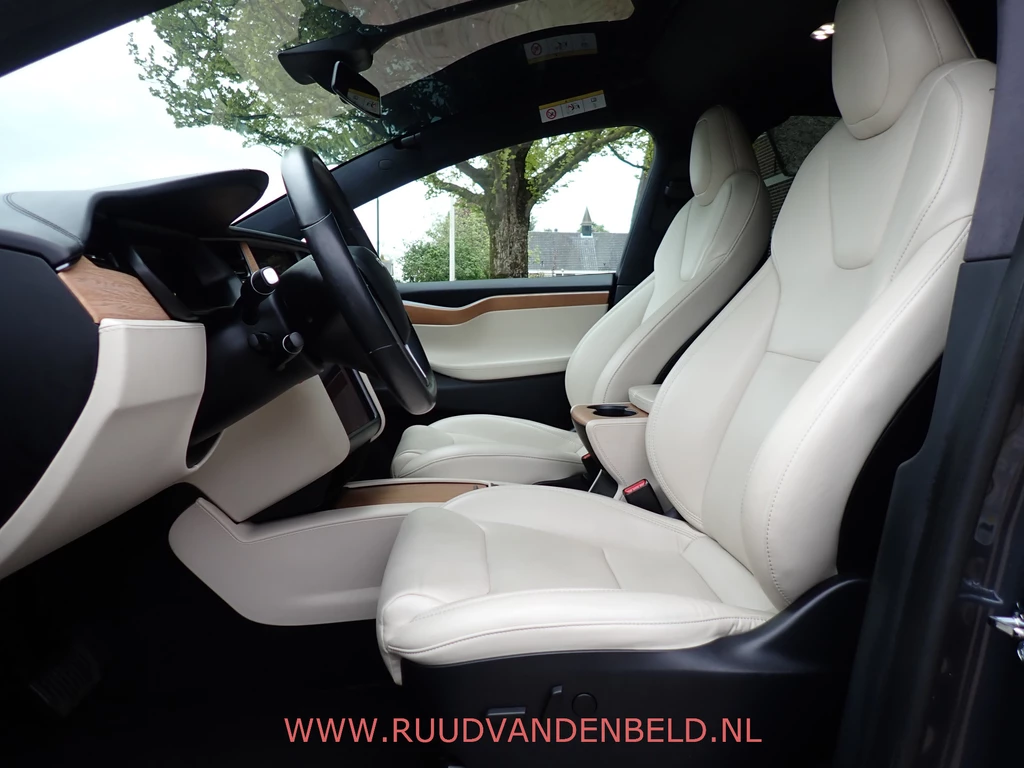 Tesla Model X – foto 13
