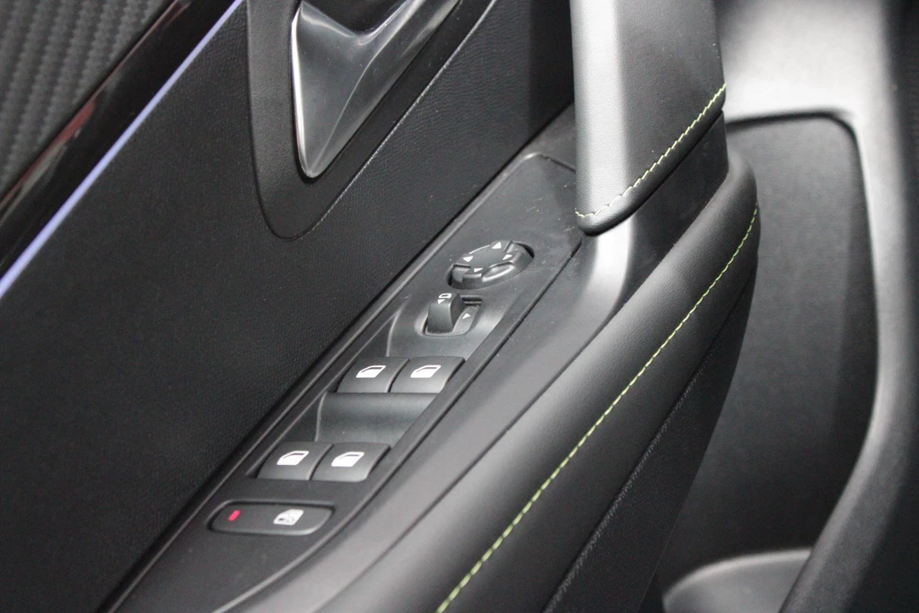 Peugeot 208 – foto 18