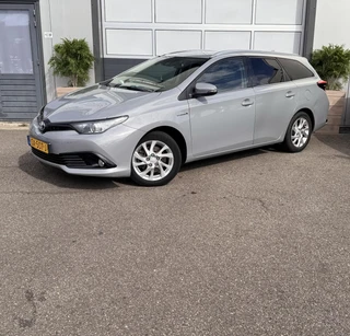 Toyota Auris – thumbnail 1
