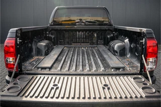 Toyota Hilux – thumbnail 9