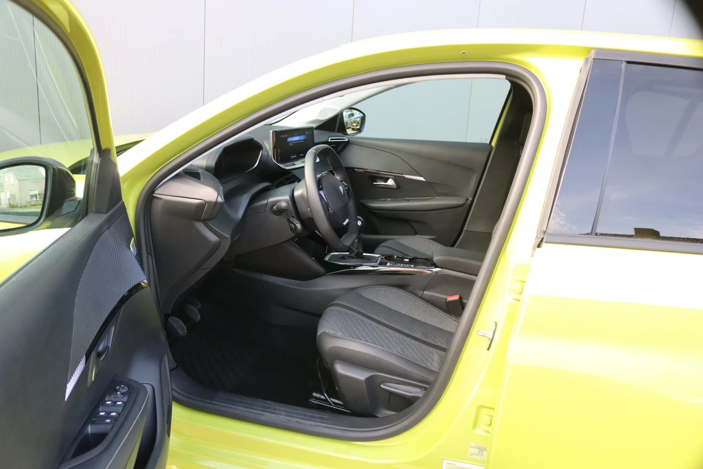 Peugeot 208 – foto 12