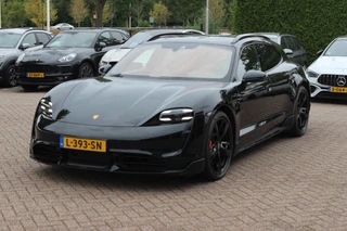 Porsche Taycan – thumbnail 1