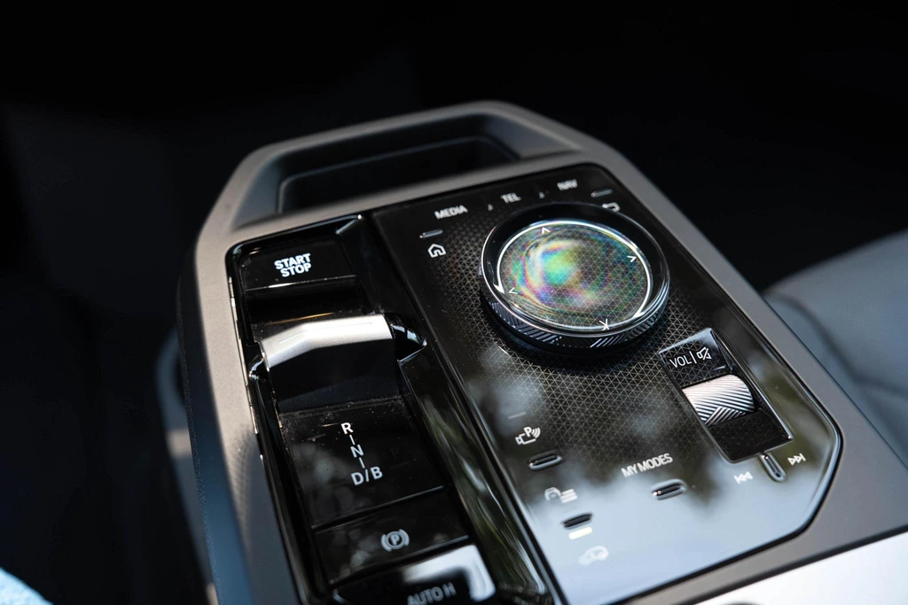 BMW iX – foto 36