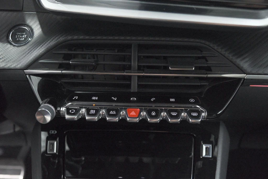 Peugeot e-208 – foto 36