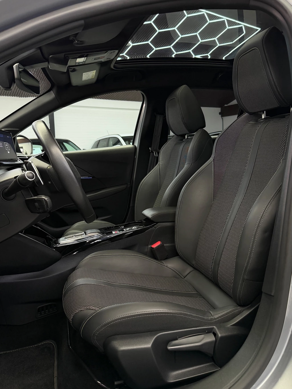 Peugeot 208 – foto 15