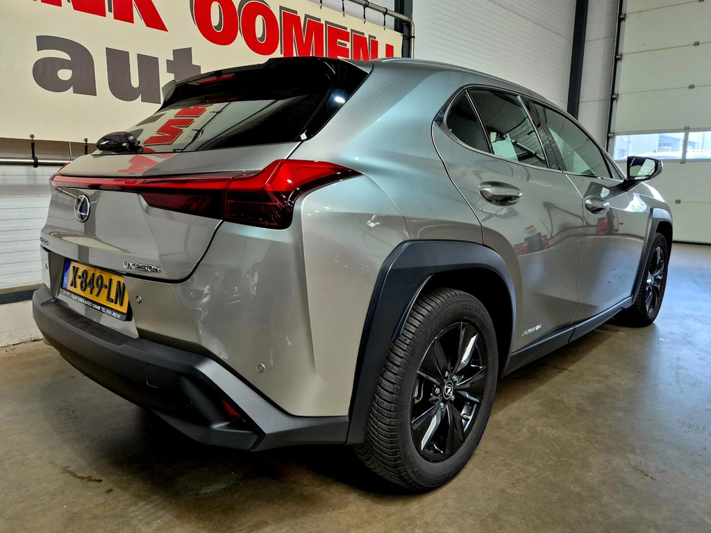 Lexus UX – foto 8
