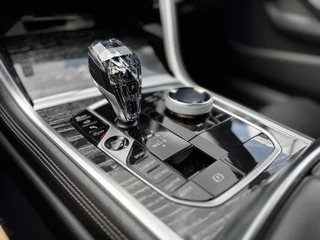 BMW 8 Serie – thumbnail 19