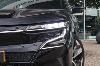 Renault Megane E-Tech – thumbnail 3