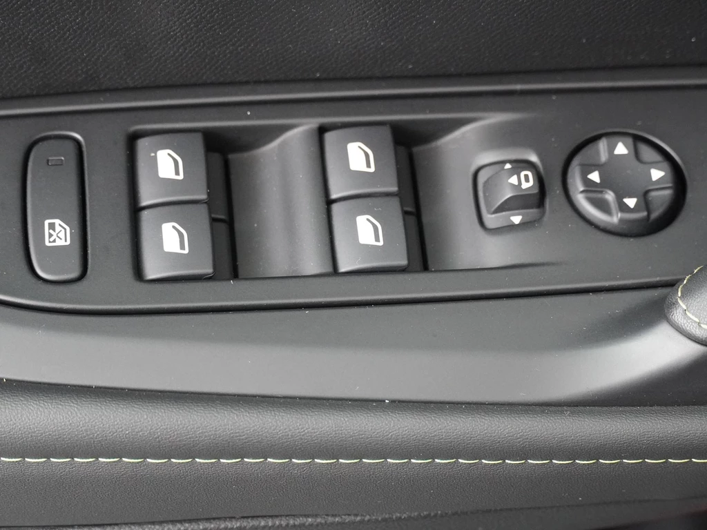 Peugeot 208 – foto 15