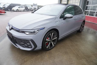 Volkswagen Golf – thumbnail 1